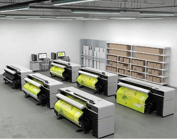 Mehrere Epson SC-S9100 in einer Produktionsumgebung