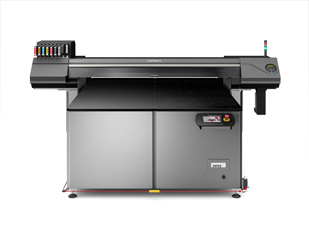 Roland VersaOBJECT CO-640 UV-Flachbettdrucker in Frontansicht