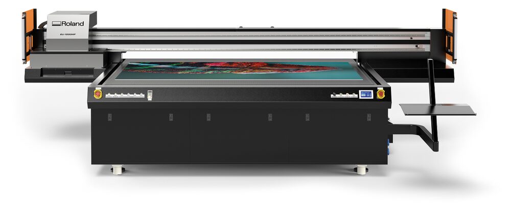 Roland EU-1000MF UV-LED-Flachbettdrucker mit großformatigem Drucktisch