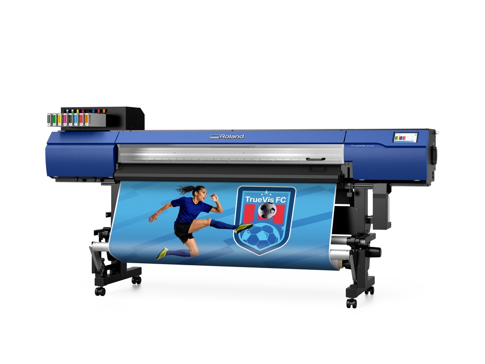 Roland TrueVIS VG4-640 aus linker Perspektive mit Medium