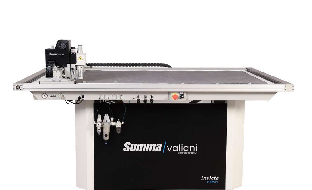 Summa Valiani Invicta Flachbett-Schneideplotter mit einem Werkzeugkopf