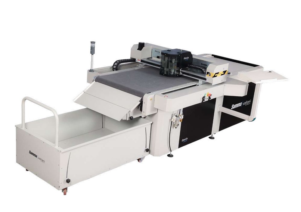 Summa Valiani Omnia mit automatischer Bogenzuführung und Materialauslage