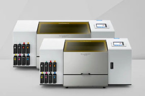 Roland VersaOBJECT MO-240 und MO-180 UV-Flachbettdrucker