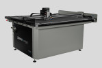 Summa V-Serie Invicta Flachbett-Schneideplotter in schräger Ansicht